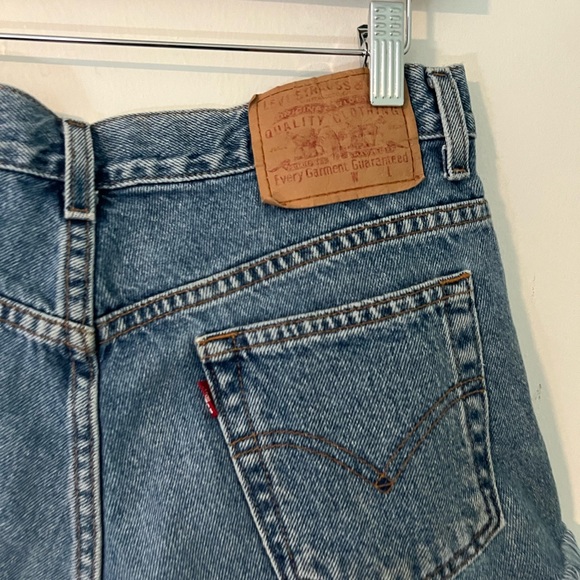 Vintage Levi's Distressed Medium Wash Cut Off Shorts - Picture 9 of 10